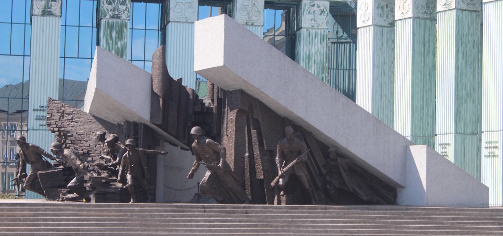 Monument-to-Warsaw-Uprising-1944